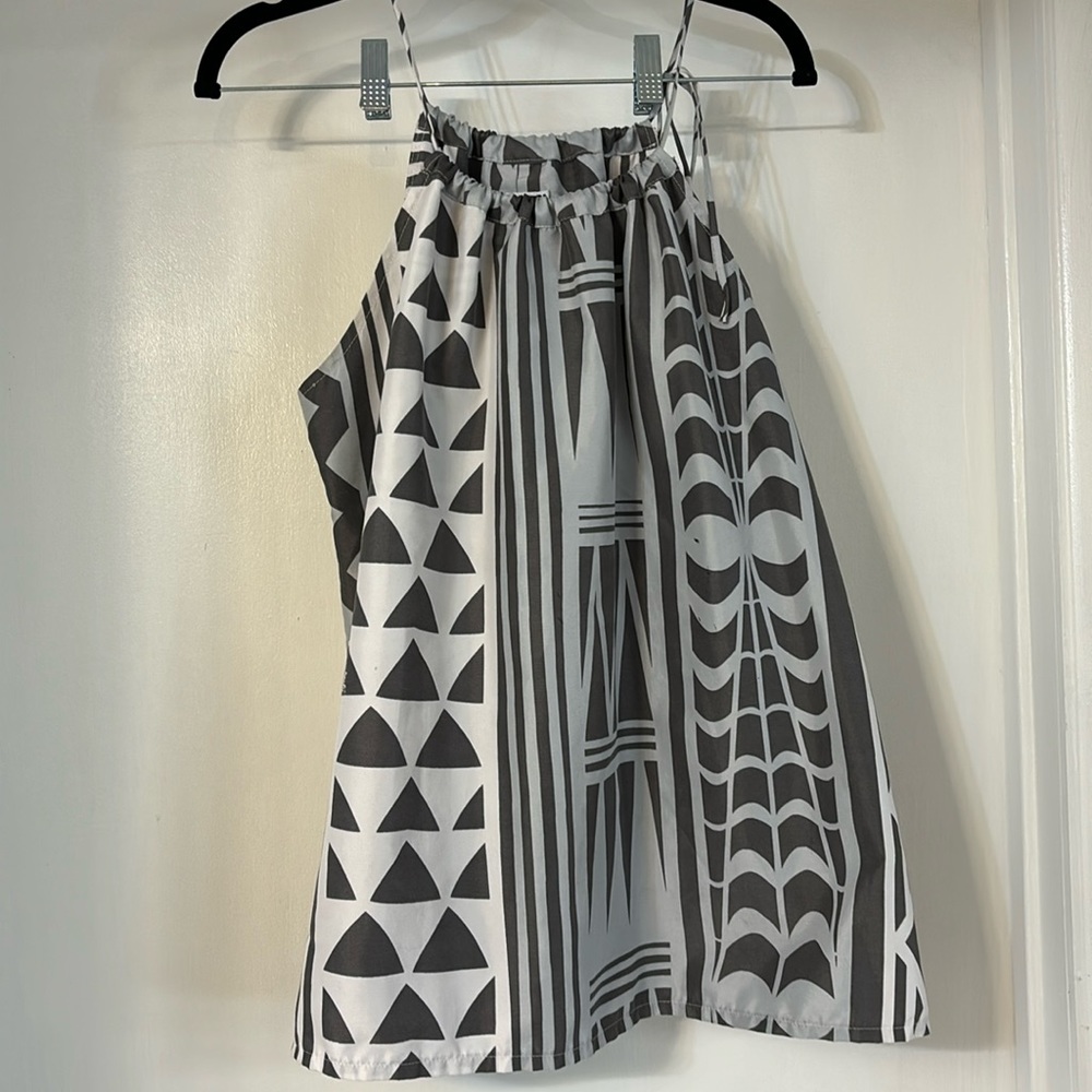 Used Manuhealii Top, Size M